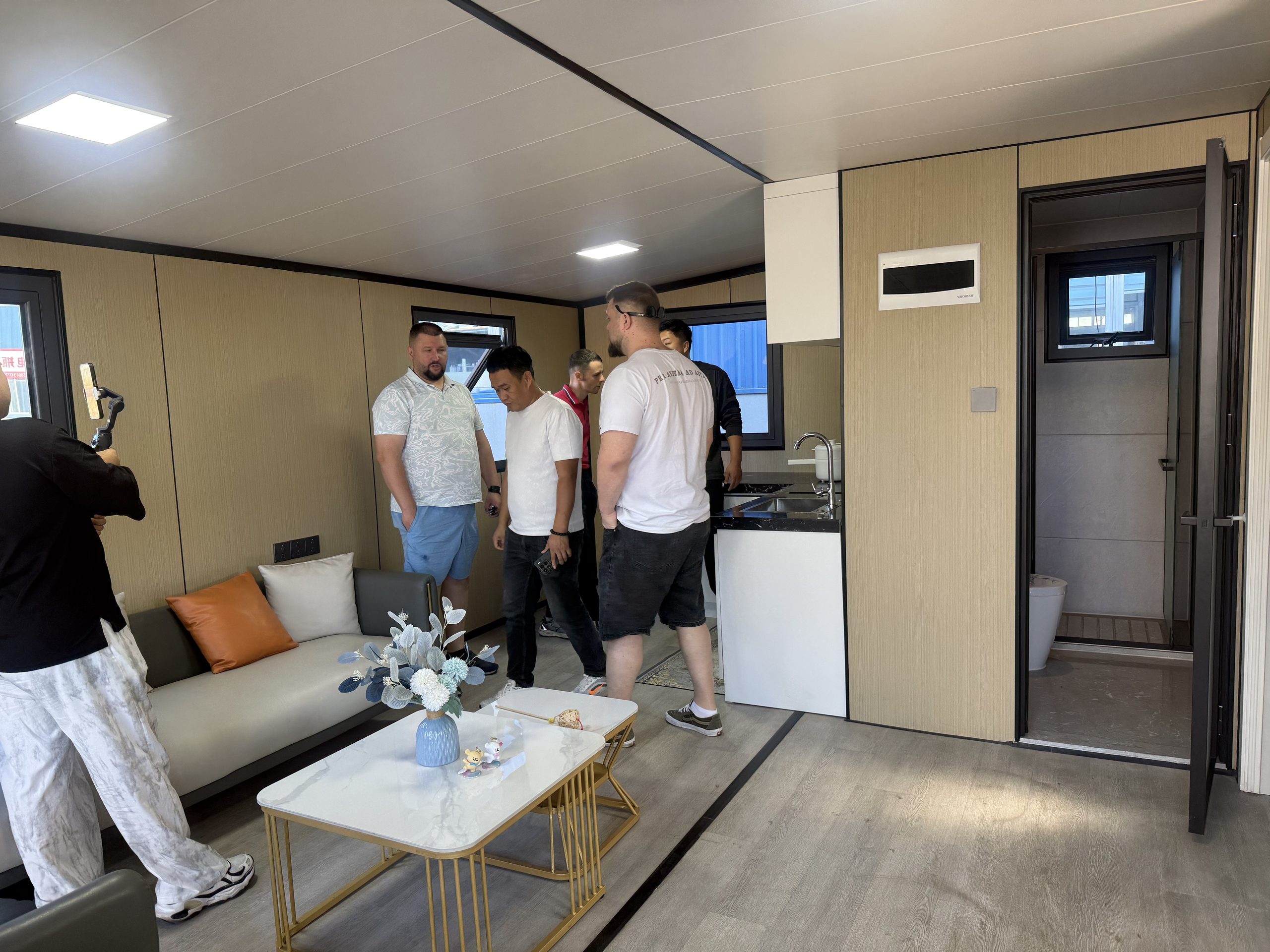 俄罗斯 2 scaled Starlink Modular Space Capsules